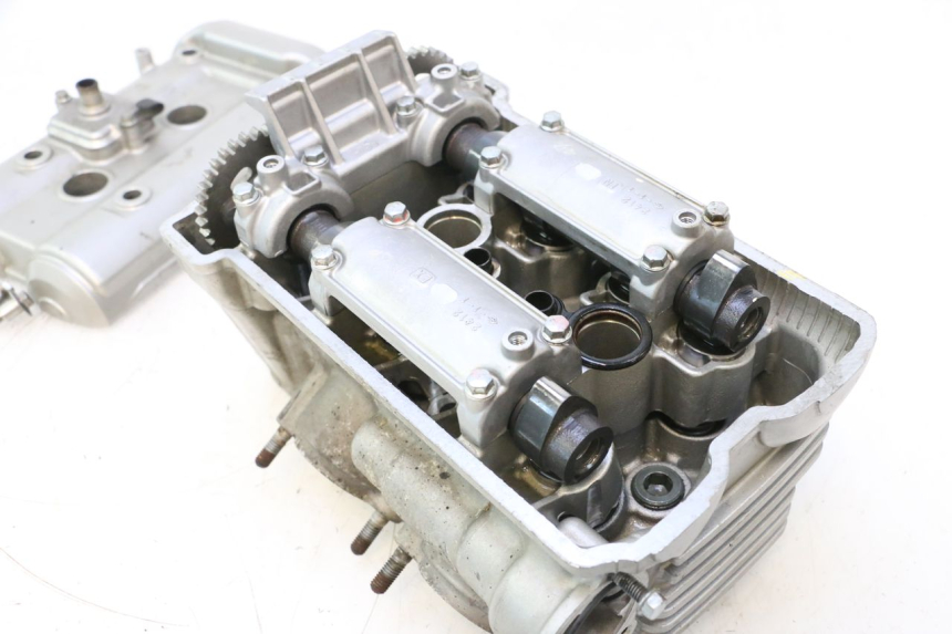 photo de ZYLINDERKOPF KAWASAKI ER-6 ER6 N 650 (2005 - 2009) - Fokus auf die Struktur