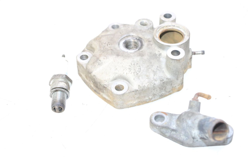 photo de ZYLINDERKOPF HONDA FES PANTHEON 2T 125 (1998 - 2002) - Details der Befestigungspunkte