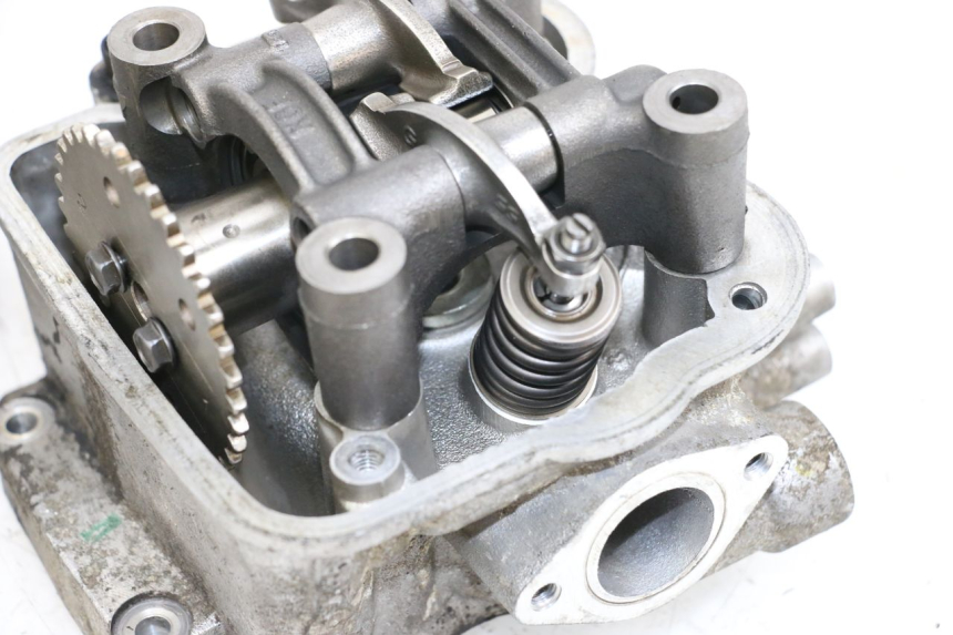 photo de Zylinderkopf HONDA FES S-WING SWING ABS 125 (2007 - 2015) - Weitere Ansicht des Artikels