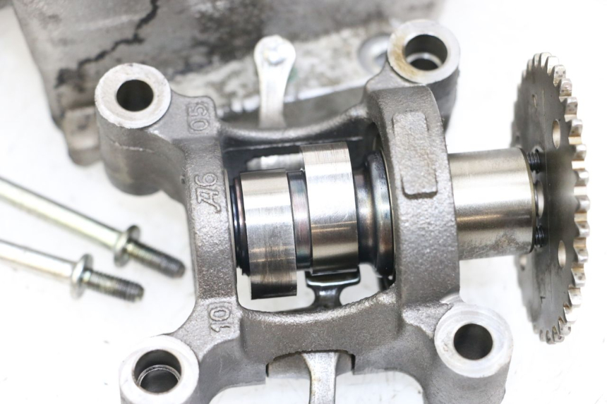 photo de Zylinderkopf HONDA FES S-WING SWING ABS 125 (2007 - 2015) - Detaillierte Sichtprüfung