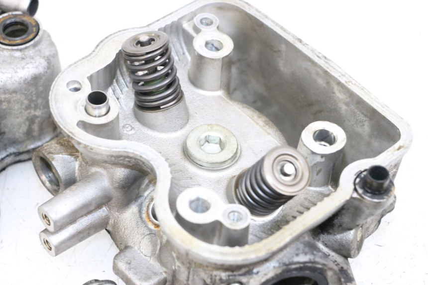 photo de Zylinderkopf HONDA FES S-WING SWING ABS 125 (2007 - 2015) - Alternativer Blickwinkel