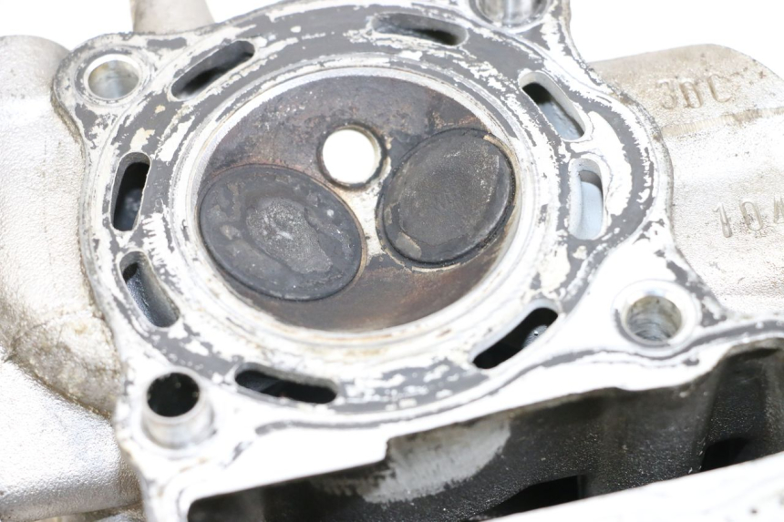 photo de Zylinderkopf HONDA FES S-WING SWING ABS 125 (2007 - 2015) - Details der Befestigungspunkte