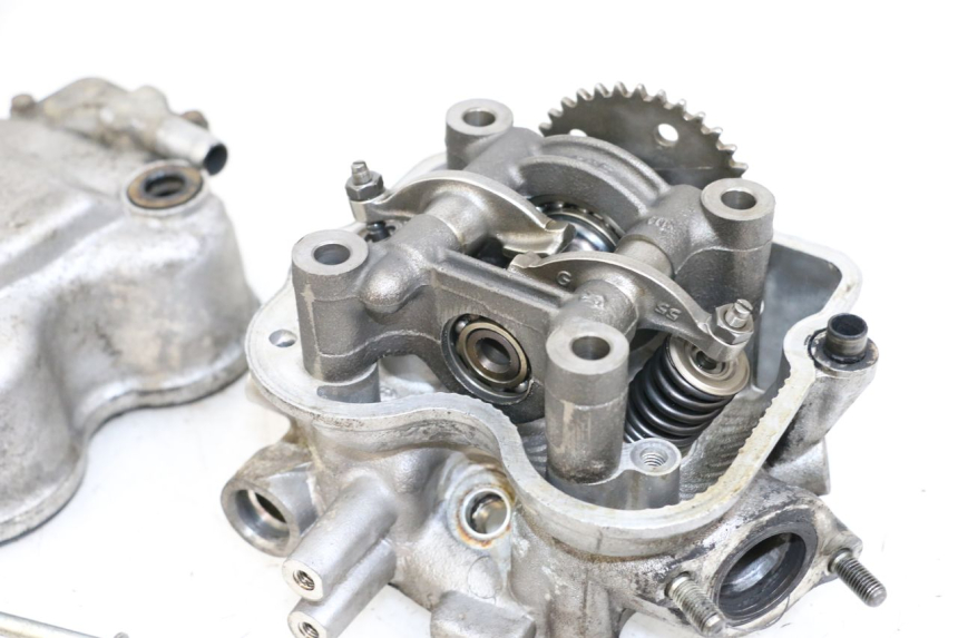 photo de Zylinderkopf HONDA FES S-WING SWING ABS 125 (2007 - 2015) - Kennzeichnungen und Originalreferenzen