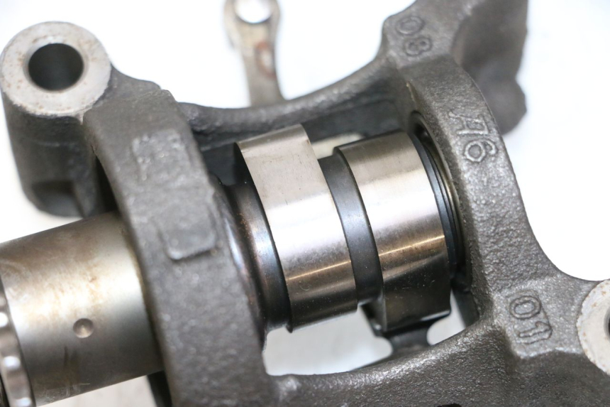 photo de Zylinderkopf HONDA FES S-WING SWING ABS 125 (2007 - 2015) - Fokus auf die Struktur