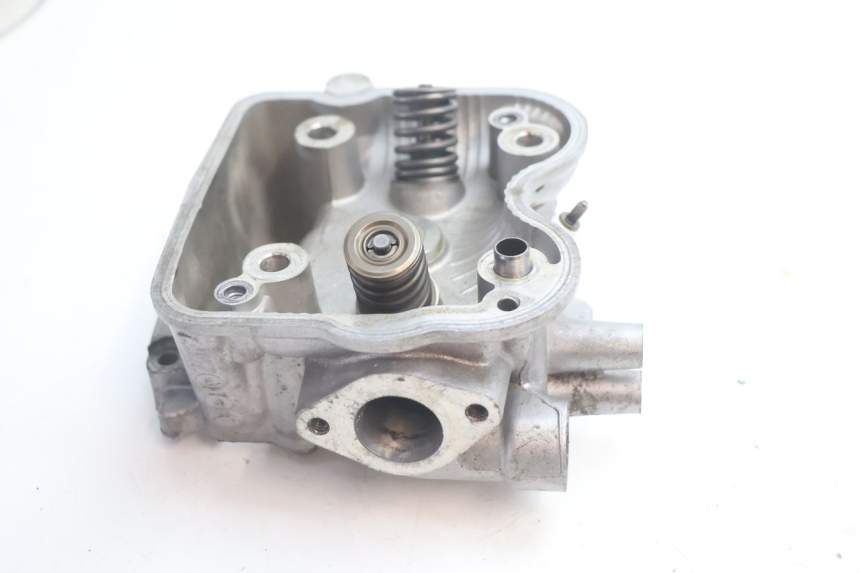 photo de Zylinderkopf HONDA FES S-WING SWING ABS 125 (2007 - 2015) - Zoom auf Komponenten