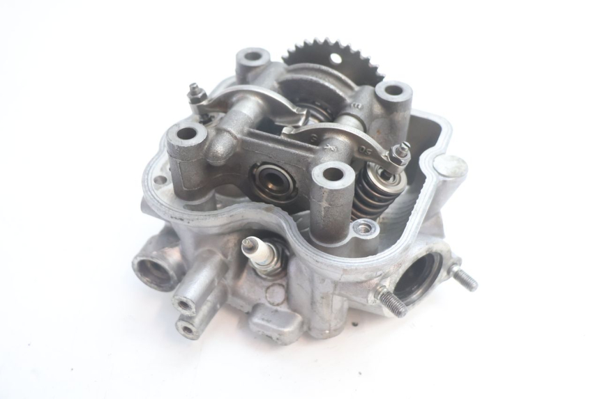 photo de Zylinderkopf HONDA FES S-WING SWING ABS 125 (2007 - 2015) - Alternative Perspektive