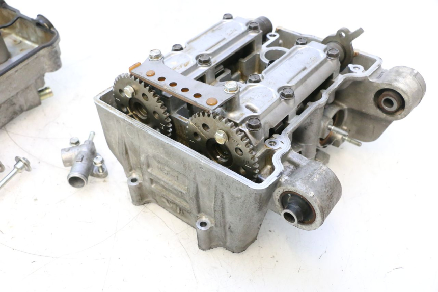 photo de ZYLINDERKOPF HONDA FJS SILVER WING SILVERWING 400 (2005 - 2008) - Profilansicht des Ersatzteils