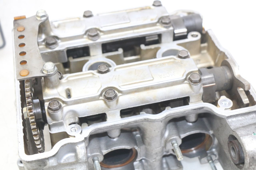 photo de ZYLINDERKOPF HONDA FJS SILVERWING SILVER WING 400 (2009 - 2016) - Zoom auf Komponenten