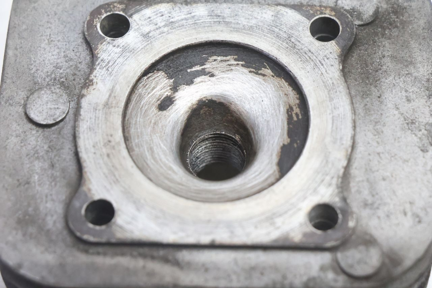 photo de ZYLINDERKOPF PIAGGIO FLY 2T 50 (2004 - 2017) - Details der Befestigungspunkte