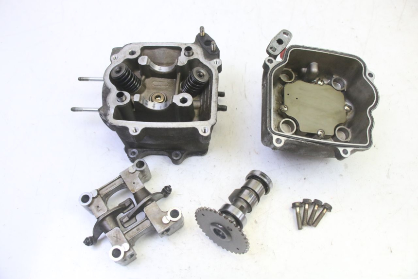 photo de ZYLINDERKOPF KYMCO GRAND DINK 125 (2008 - 2014) - Weitere Ansicht des Artikels