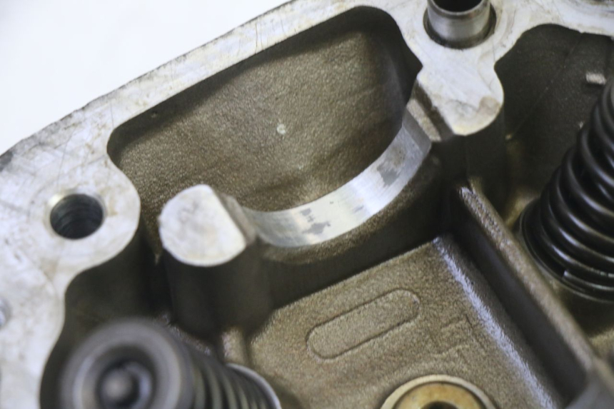 photo de ZYLINDERKOPF KYMCO GRAND DINK 125 (2008 - 2014) - Zoom auf Komponenten