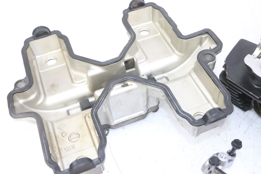 photo de ZYLINDERKOPF SUZUKI GS GSE 500 (2001 - 2003) - Zoom auf Komponenten