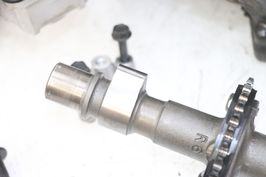 photo de ZYLINDERKOPF SUZUKI GS GSE 500 (2001 - 2003) - Fokus auf die Struktur