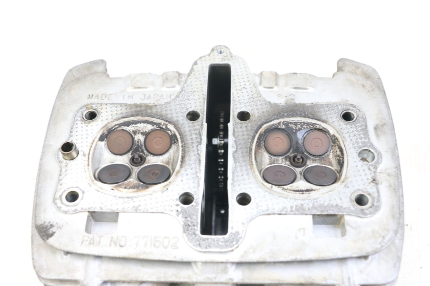 photo de ZYLINDERKOPF SUZUKI GSX E 250 (1982 - 1983) - Details der Befestigungspunkte