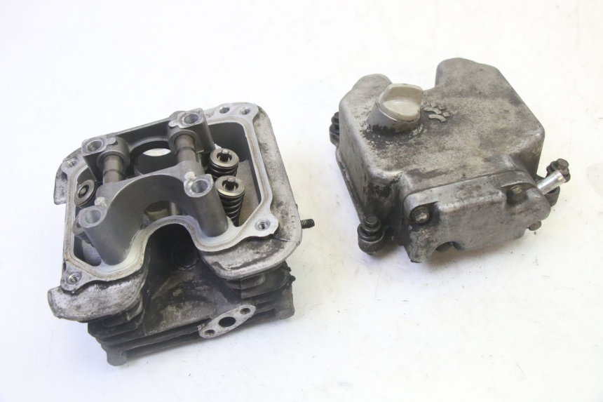 photo de ZYLINDERKOPF DAELIM HISTORY 125 (2001 - 2002) - Zoom auf Gebrauchszustand