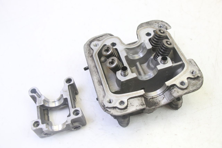 photo de ZYLINDERKOPF DAELIM HISTORY 125 (2001 - 2002) - Alternative Perspektive