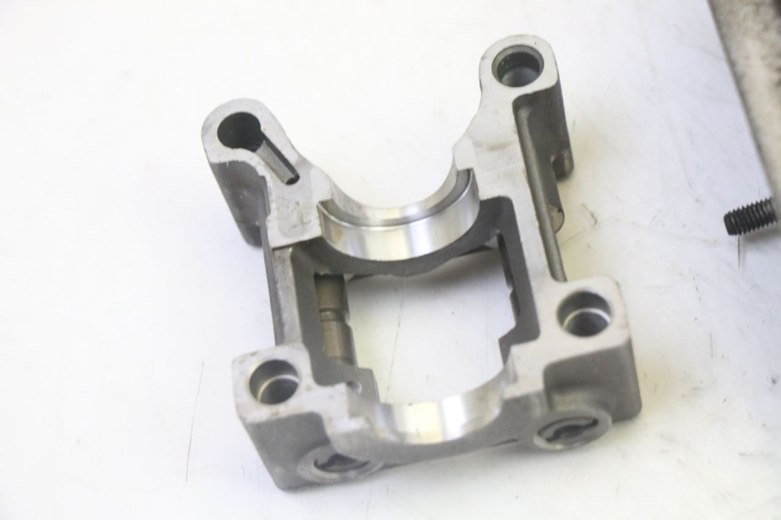 photo de ZYLINDERKOPF DAELIM HISTORY 125 (2001 - 2002) - Details der Befestigungspunkte