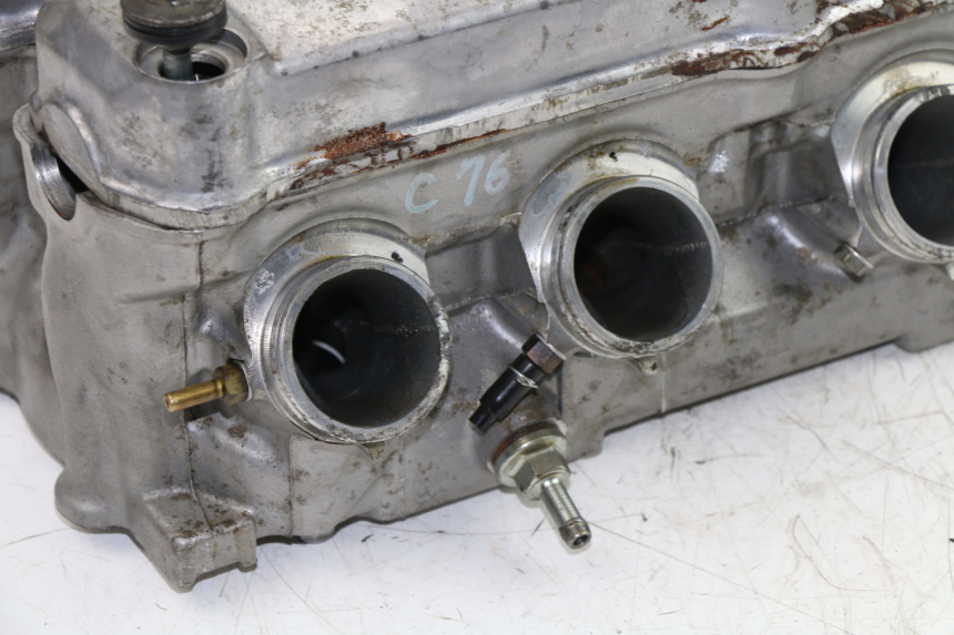 photo de ZYLINDERKOPF HONDA CBR F 600 (1991 - 1994) - Fokus auf die Struktur