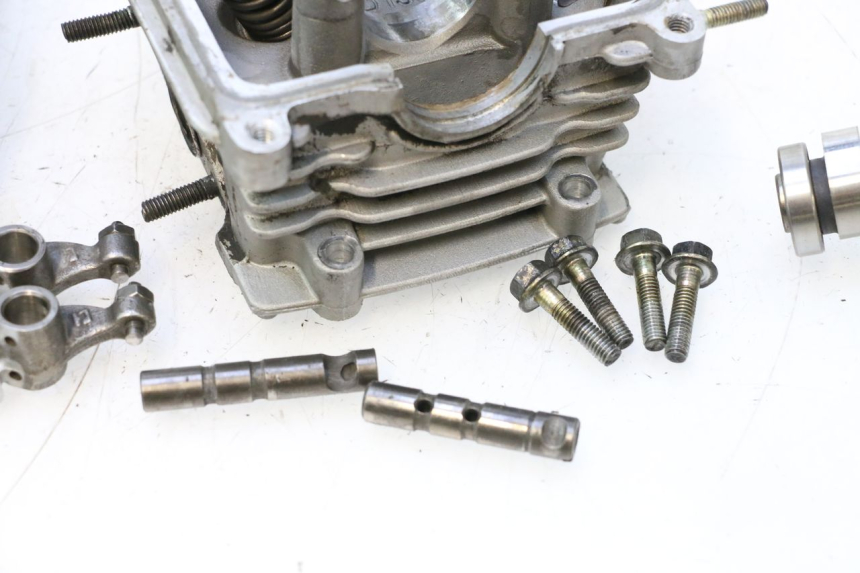 photo de ZYLINDERKOPF PEUGEOT KISBEE 4T 50 (2010 - 2017) - Profilansicht des Ersatzteils