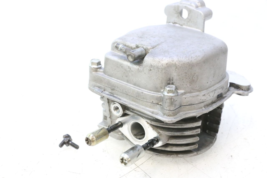 photo de ZYLINDERKOPF PEUGEOT KISBEE 4T 50 (2018 - 2022) - Details der Befestigungspunkte