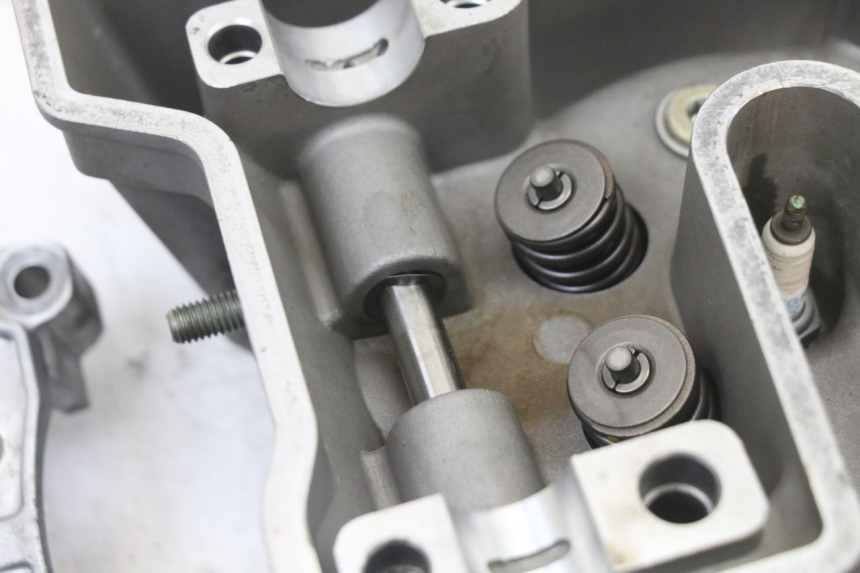 photo de ZYLINDERKOPF KYMCO XCITING 500 (2007 - 2010) - Weitere Ansicht des Artikels