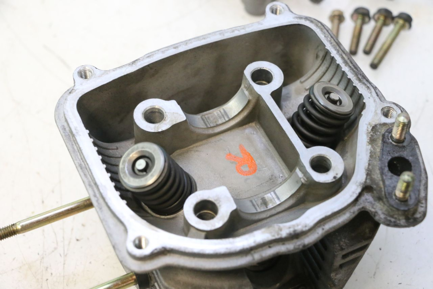 photo de ZYLINDERKOPF KYMCO LIKE 125 (2009 - 2016) - Oberflächenzustand und Material