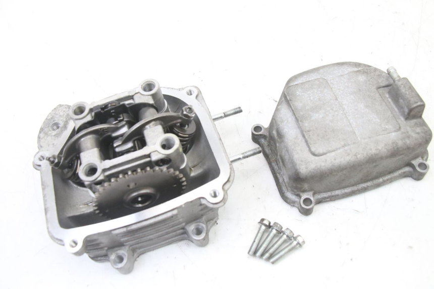 photo de ZYLINDERKOPF LONGJIA SHARPY 125 (2020 - 2024) - Details der Befestigungspunkte