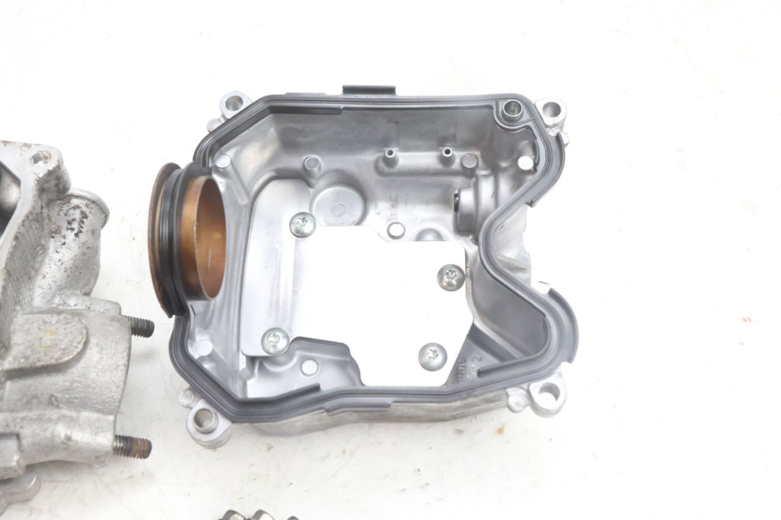 photo de ZYLINDERKOPF YAMAHA N-MAX NMAX 125 (2021 - 2024) - Charakteristische Merkmale
