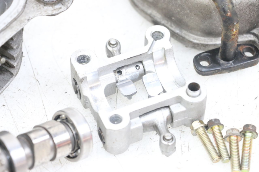 photo de ZYLINDERKOPF SYM ORBIT 50 (2008 - 2010) - Fokus auf die Struktur