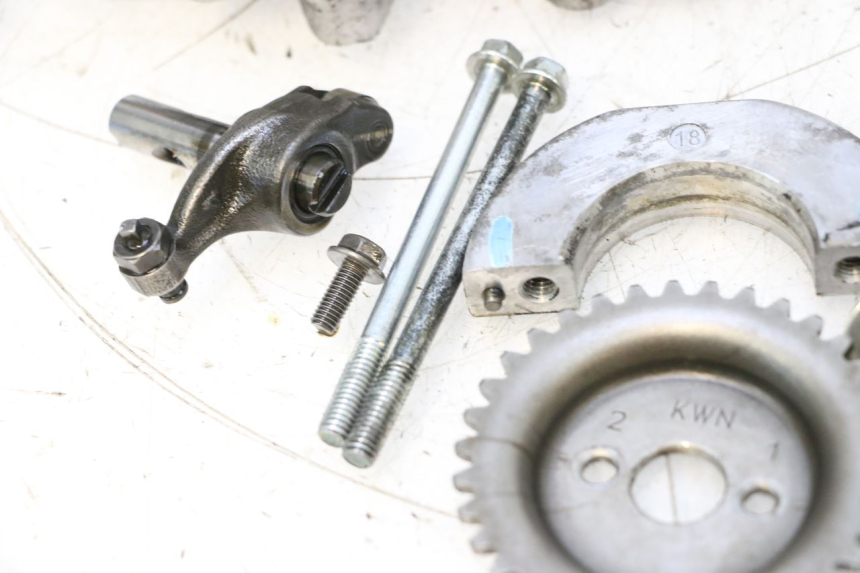 photo de ZYLINDERKOPF HONDA PCX (JF57/JF64) 125 (2014 - 2018) - Details der Befestigungspunkte