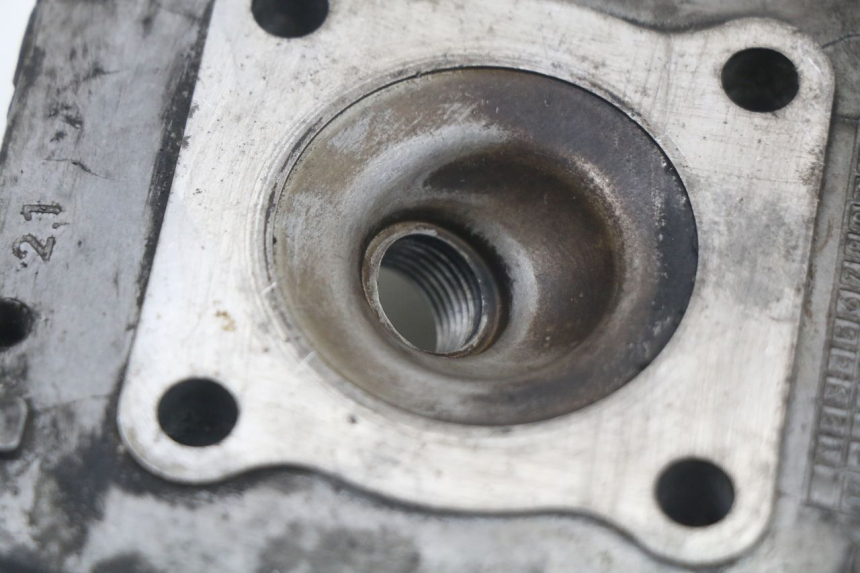 photo de ZYLINDERKOPF PEUGEOT ELYSTAR 50 (2002 - 2014) - Details der Befestigungspunkte