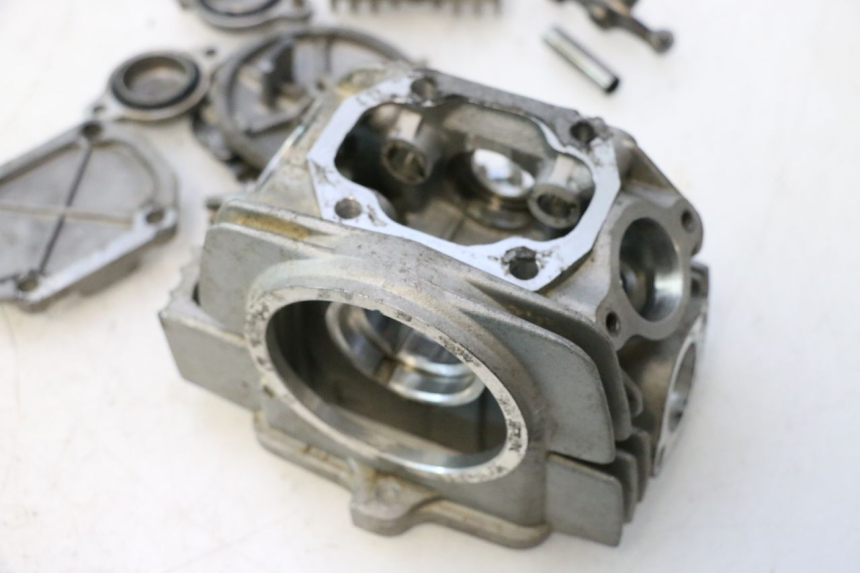 photo de ZYLINDERKOPF APOLLO RFZ 125 - Fokus auf die Struktur