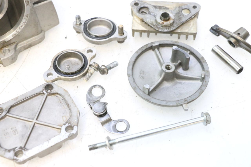 photo de ZYLINDERKOPF APOLLO RFZ 125 - Charakteristische Merkmale