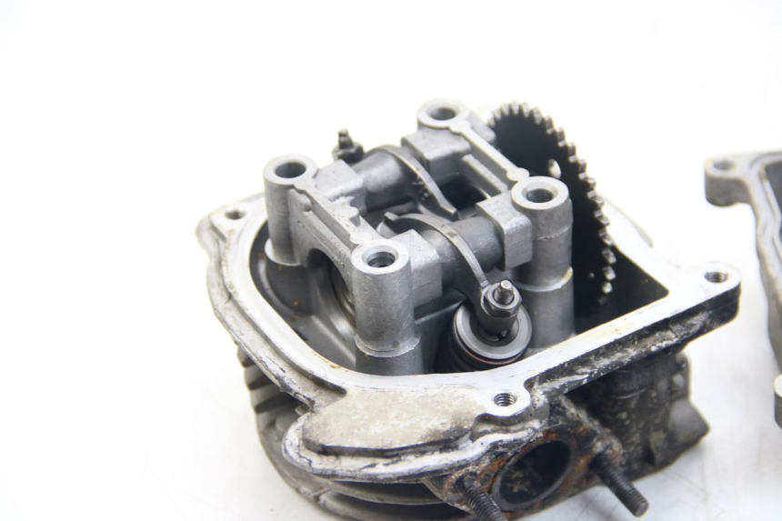 photo de ZYLINDERKOPF TNT MOTOR ROMA 10' 4T 50 (2019 - 2022) - Details der Befestigungspunkte