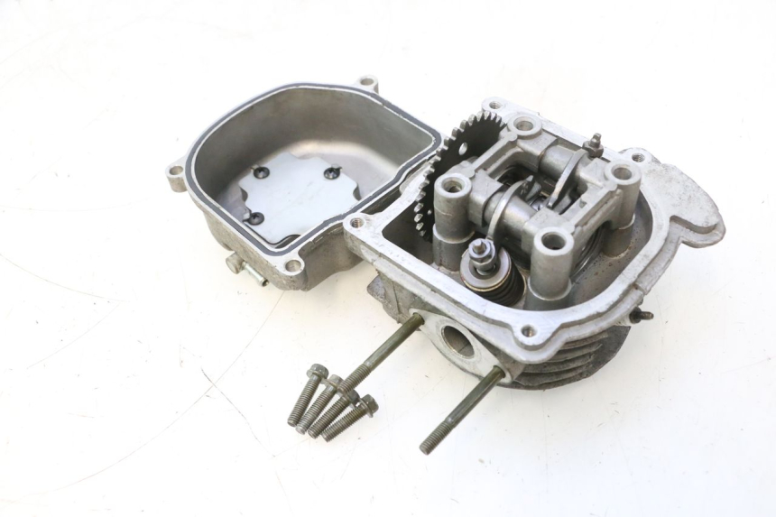 photo de ZYLINDERKOPF JM MOTORS SANTANA 50 (2014 - 2023) - Details der Befestigungspunkte