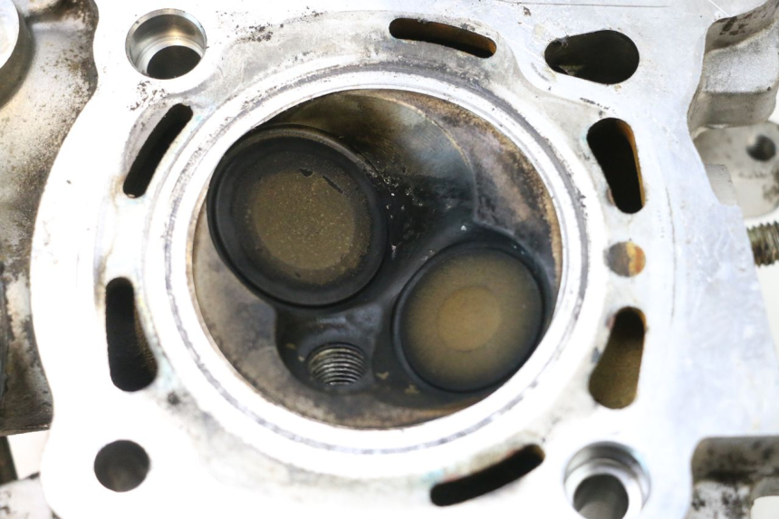 photo de ZYLINDERKOPF PEUGEOT SATELIS COMPRESSOR K15 125 (2006 - 2009) - Detaillierte Sichtprüfung