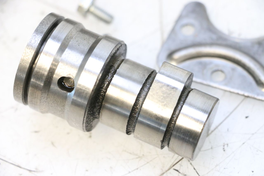 photo de ZYLINDERKOPF PEUGEOT SATELIS COMPRESSOR K15 125 (2006 - 2009) - Profilansicht des Ersatzteils