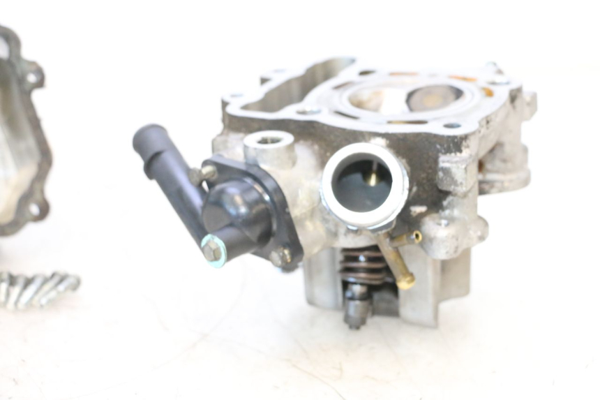 photo de ZYLINDERKOPF PEUGEOT SATELIS COMPRESSOR K15 125 (2006 - 2009) - Oberflächenzustand und Material