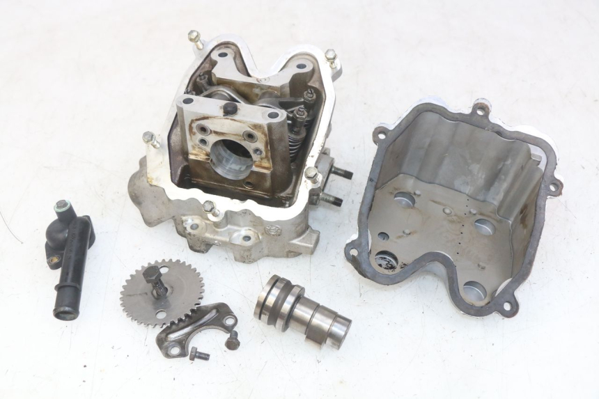 photo de ZYLINDERKOPF PEUGEOT SATELIS 125 (2010 - 2012) - Zoom auf Komponenten