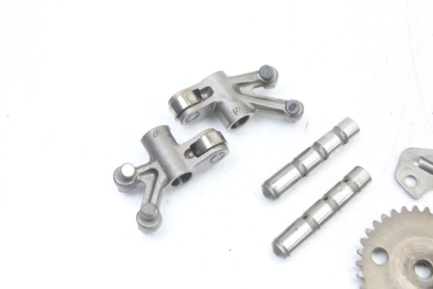 photo de ZYLINDERKOPF PEUGEOT SATELIS 125 (2013 - 2018) - Details der Befestigungspunkte