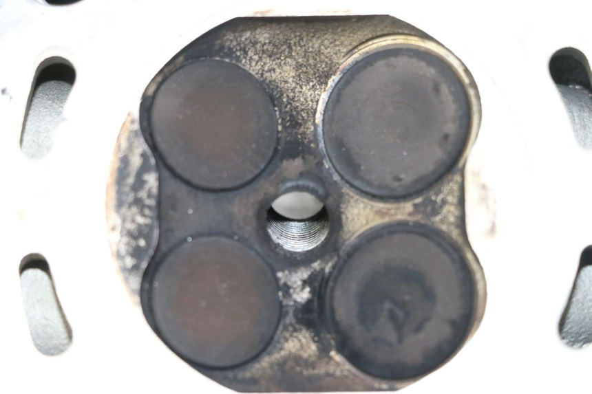 photo de ZYLINDERKOPF PEUGEOT SATELIS 125 (2013 - 2018) - Detaillierte Sichtprüfung