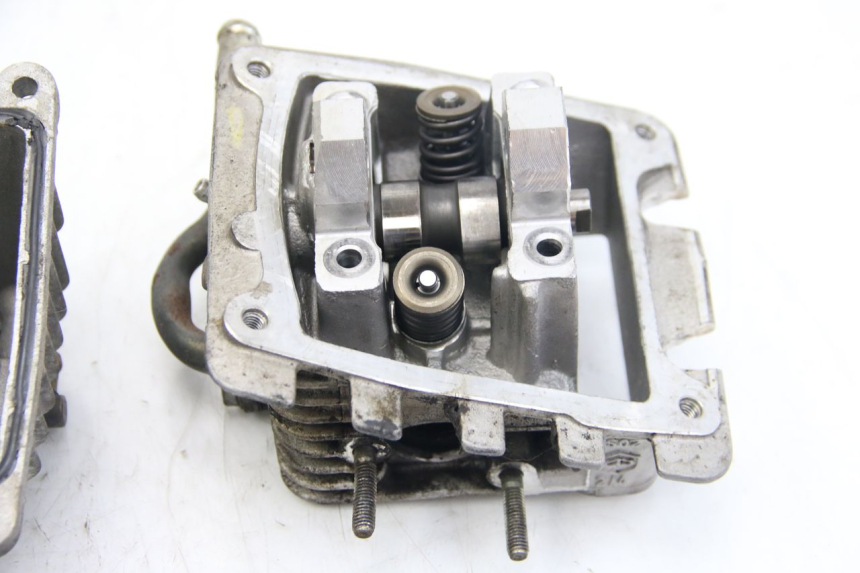 photo de ZYLINDERKOPF APRILIA SCARABEO 4T 50 (2009 - 2017) - Oberflächenzustand und Material