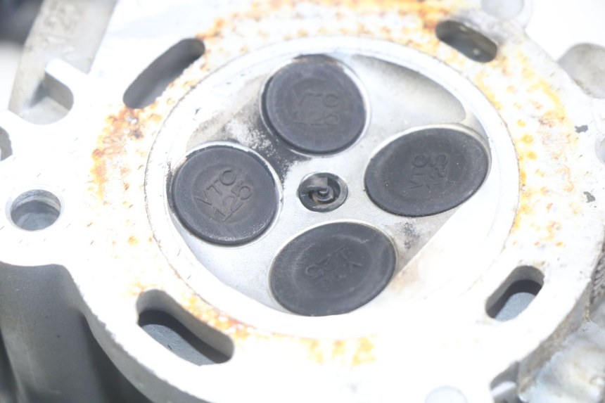 photo de ZYLINDERKOPF APRILIA SCARABEO LIGHT 125 (2007 - 2011) - Zoom auf Komponenten