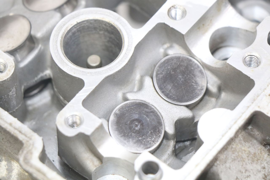 photo de ZYLINDERKOPF APRILIA SCARABEO LIGHT 125 (2007 - 2011) - Details der Befestigungspunkte