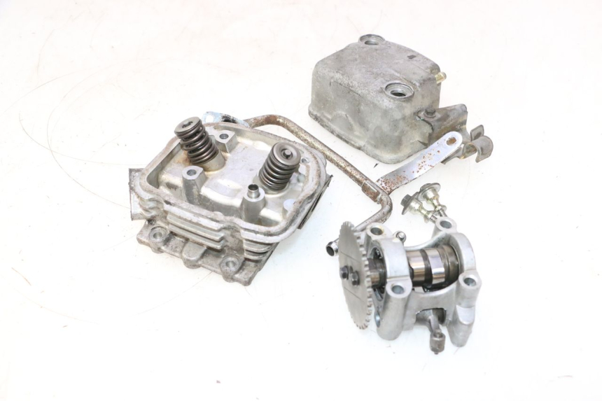photo de ZYLINDERKOPF HONDA SCV LEAD 100 (2003 - 2007) - Detaillierte Sichtprüfung