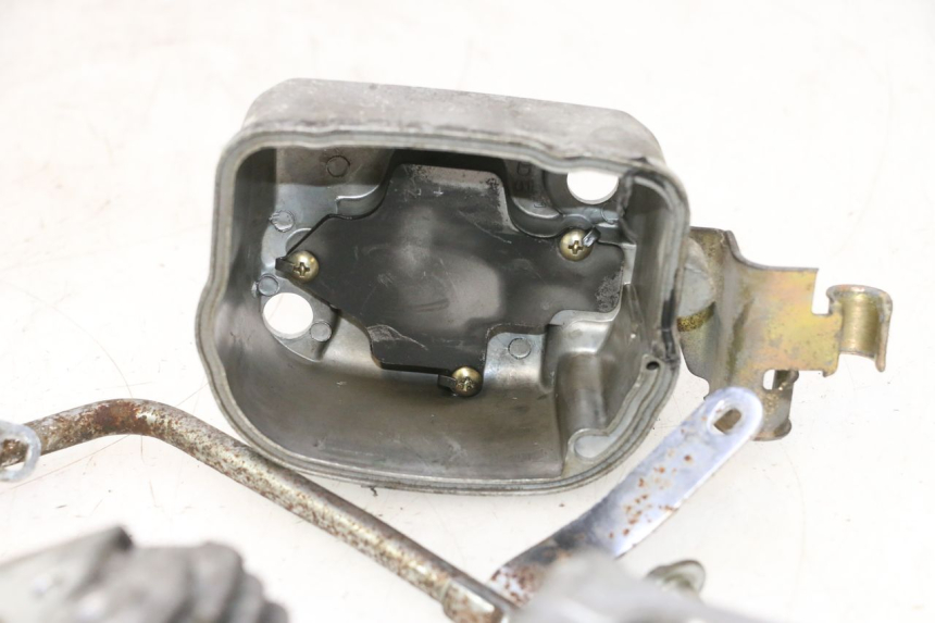 photo de ZYLINDERKOPF HONDA SCV LEAD 100 (2003 - 2007) - Fokus auf die Struktur