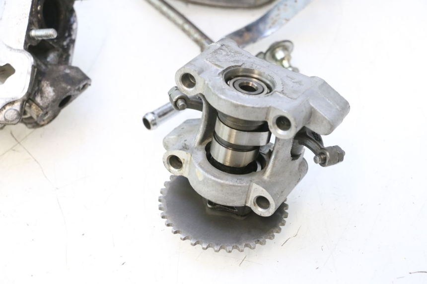 photo de ZYLINDERKOPF HONDA SCV LEAD 100 (2003 - 2007) - Zoom auf Gebrauchszustand