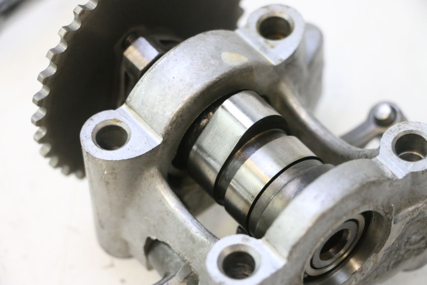 photo de ZYLINDERKOPF HONDA SCV LEAD 100 (2003 - 2007) - Technische Nahaufnahme