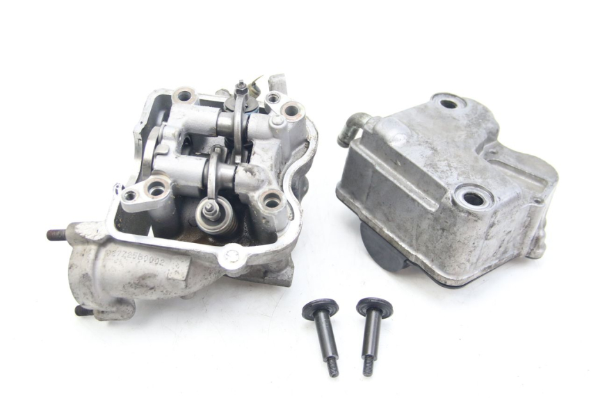 photo de ZYLINDERKOPF SUZUKI SIXTEEN 125 (2008 - 2010) - Hauptansicht