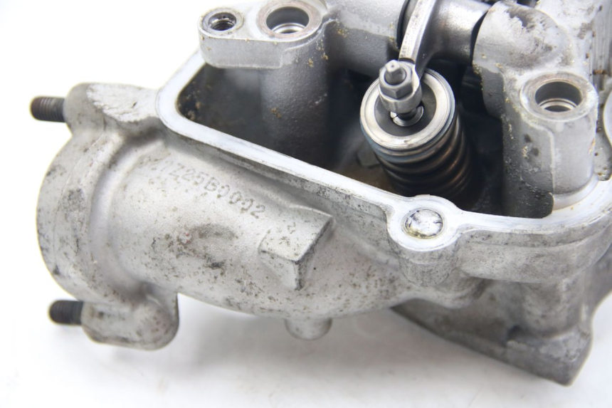 photo de ZYLINDERKOPF SUZUKI SIXTEEN 125 (2008 - 2010) - Detaillierte Sichtprüfung